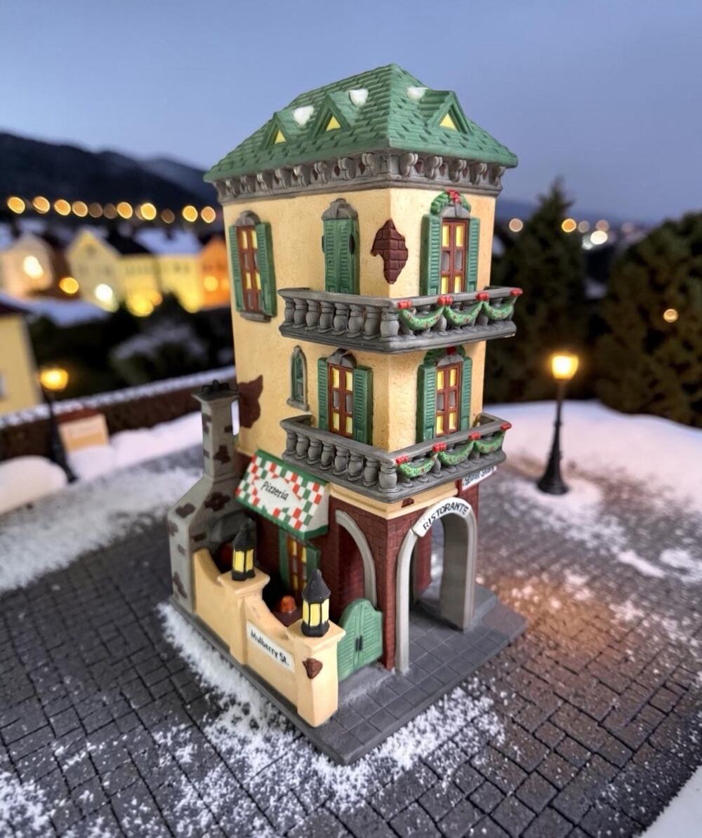 Vintage 1991 Dept 56, Christmas The City LITTLE ITALY RISTORANTE Lighted